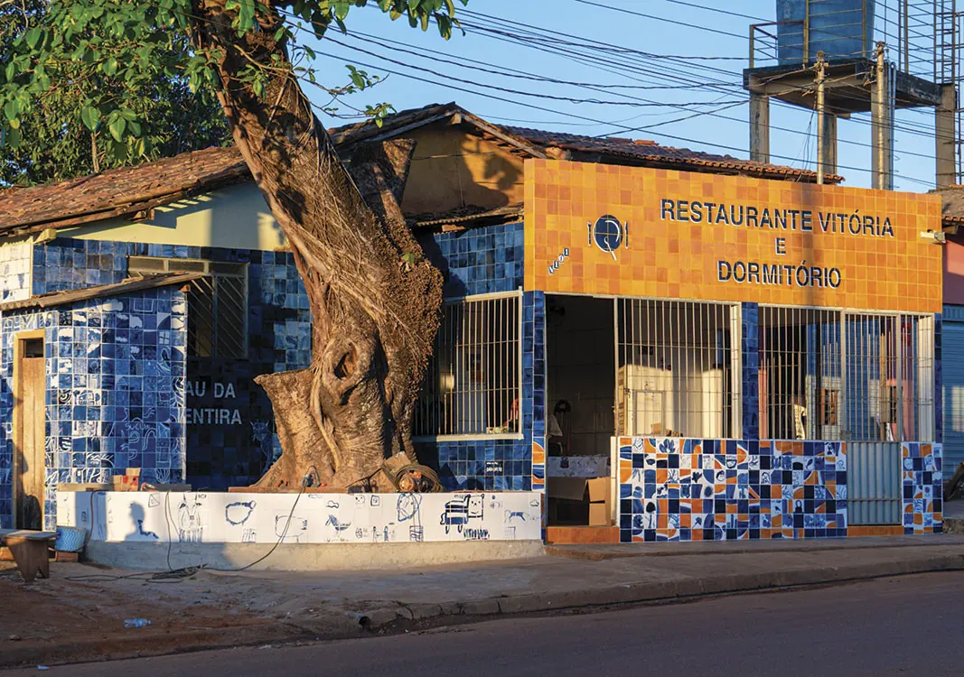 Pau da Mentira, ponto de encontro dos moradores de Serra Pelada
