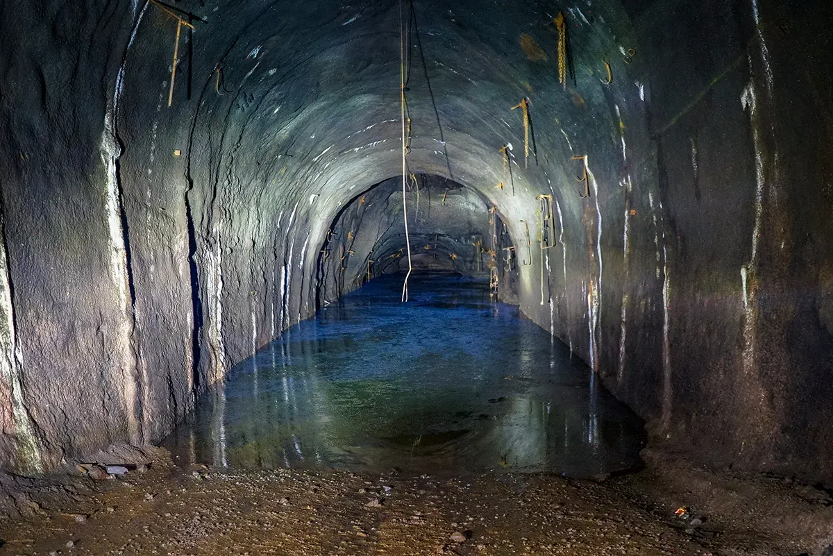 Ruínas da mineradora Colossus em Serra Pelada